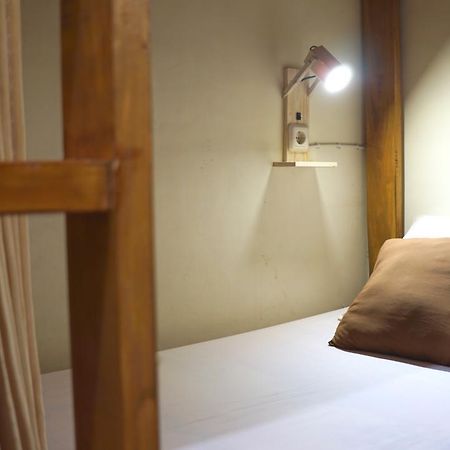 The Sleepingroom Hostel Джокякарта Екстериор снимка