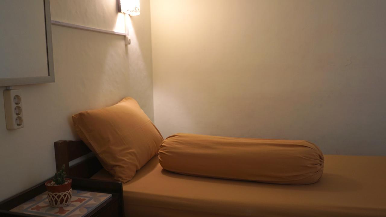 The Sleepingroom Hostel Джокякарта Екстериор снимка