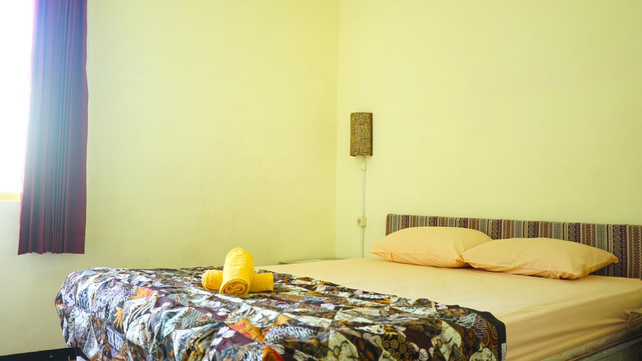The Sleepingroom Hostel Джокякарта Екстериор снимка