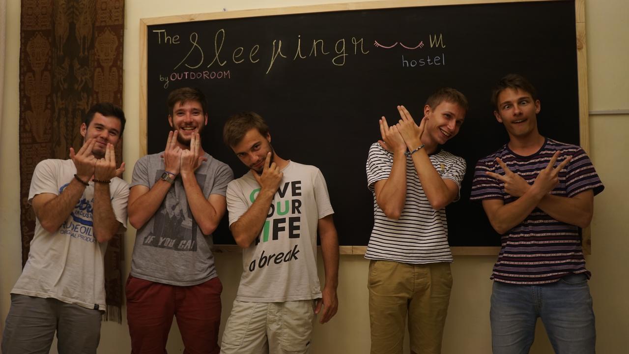The Sleepingroom Hostel Джокякарта Екстериор снимка