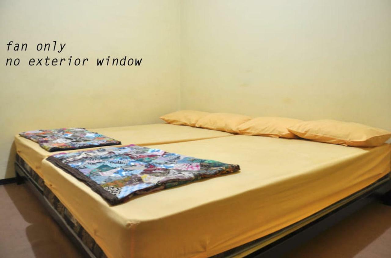 The Sleepingroom Hostel Джокякарта Екстериор снимка