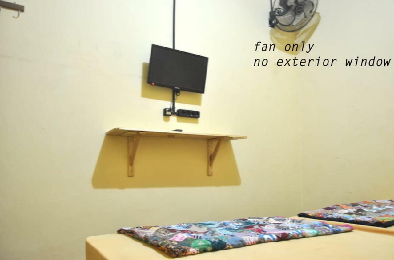 The Sleepingroom Hostel Джокякарта Екстериор снимка