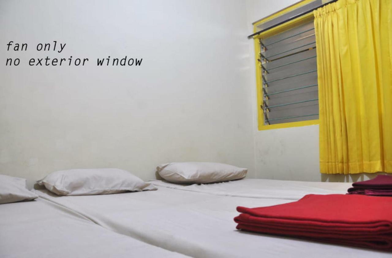 The Sleepingroom Hostel Джокякарта Екстериор снимка