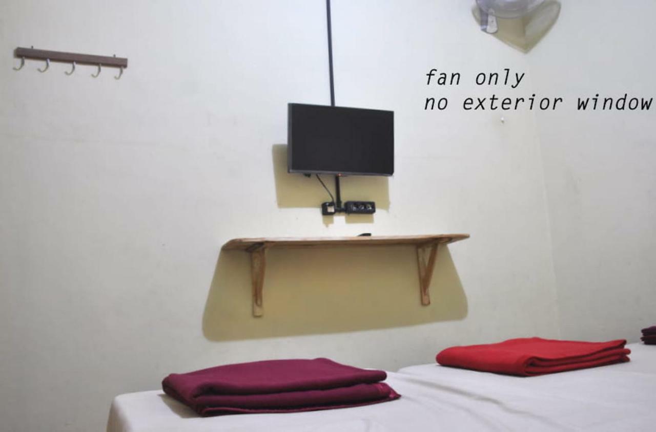 The Sleepingroom Hostel Джокякарта Екстериор снимка