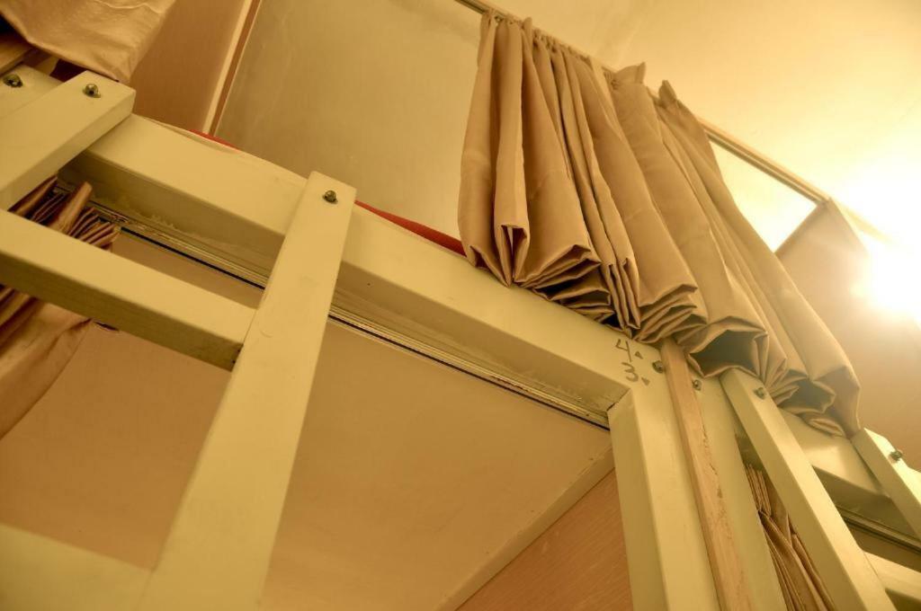 The Sleepingroom Hostel Джокякарта Екстериор снимка